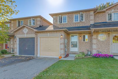 7 Mccausland Crt, Home with 2 bedrooms, 2 bathrooms and 3 parking in Barrie ON | Image 1