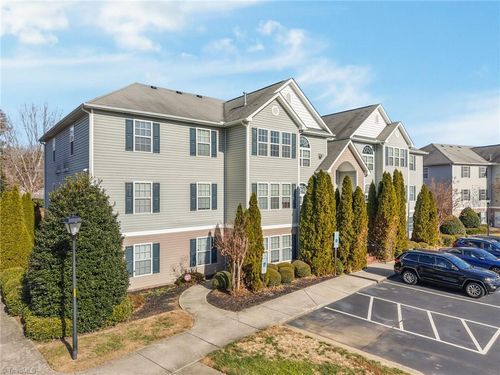 4702 Pennoak Ln, Greensboro, NC, 27407-3929 | Card Image