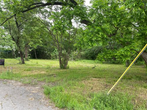 102 Elm St, Bonham, TX, 75418-4437 | Card Image
