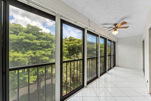 402-7301 Amberly Ln, Delray Beach, FL, 33446-2905 | Card Image