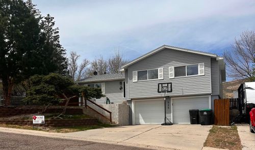 525 Waggener St, Green River, WY, 82935-4929 | Card Image
