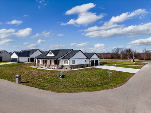 13212 Augusta National Dr, Effingham, IL, 62401-7767 | Card Image