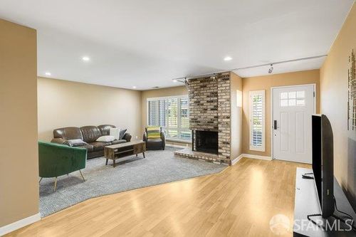 1137 Leeward Lane, Alameda, CA, 94502 | Card Image
