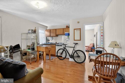 3r-916 Pine St, PHILADELPHIA, PA, 19107-6152 | Card Image