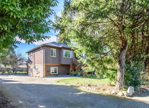 1767 Piercy Ave, Courtenay, BC, V9N3G2 | Card Image