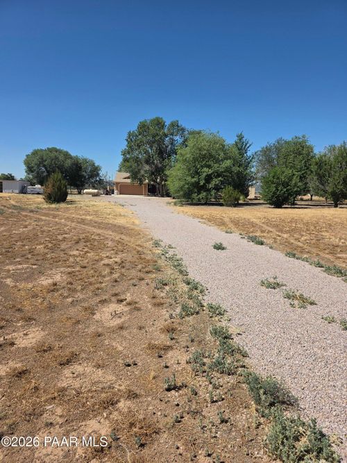 2075 W Big Chino Road, Paulden, AZ, 86334 | Card Image
