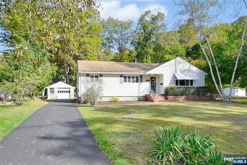 18 Colfax Ave, Wanaque, NJ, 07465-1301 | Card Image