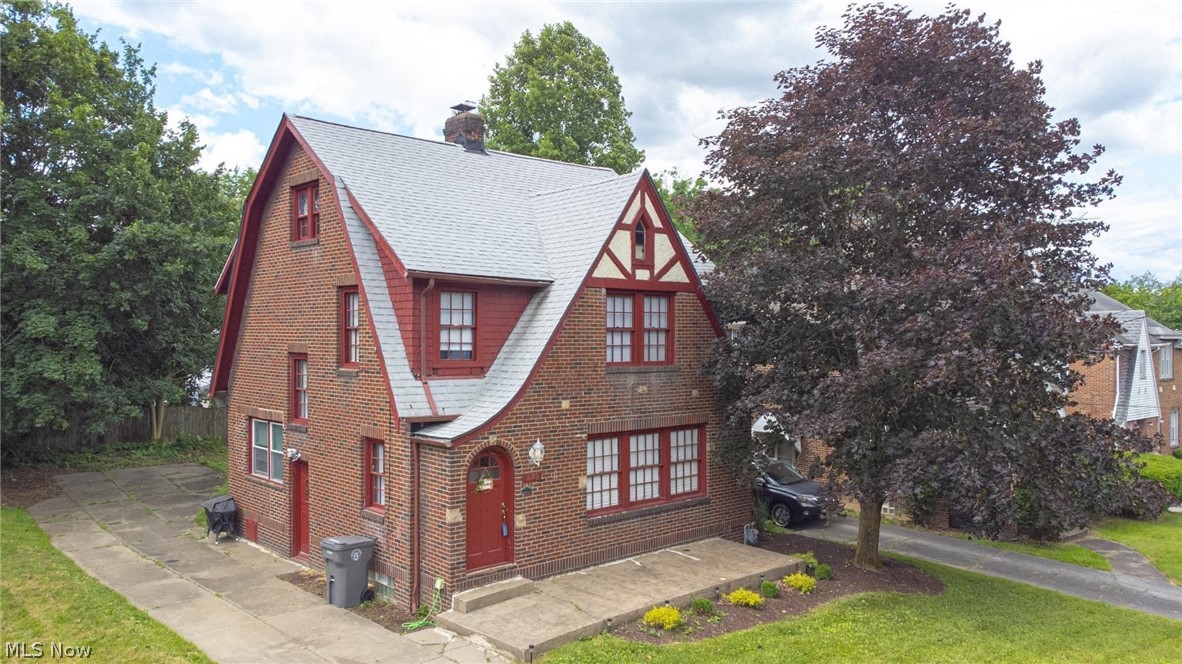 Mistletoe Ave, Youngstown, OH 44511