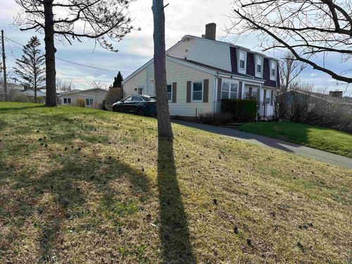 11 Macquarrie Dr, Port Hawkesbury, NS, B9A2K7 | Card Image