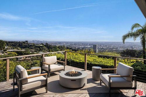 1612 Gilcrest Dr, Beverly Hills, CA, 90210-2517 | Card Image