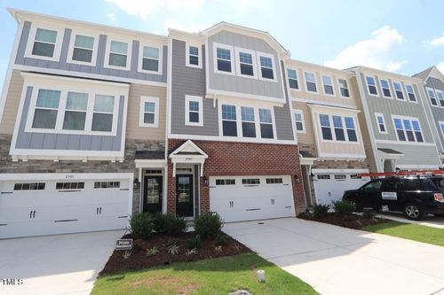 557-2703 Hunter Woods Dr, Apex, NC, 27502-7183 | Card Image