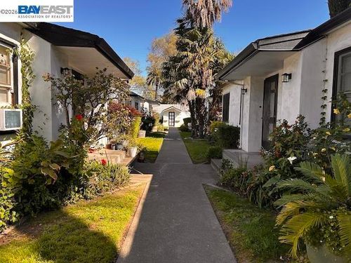 1209 U St, Sacramento, CA, 95818-2680 | Card Image