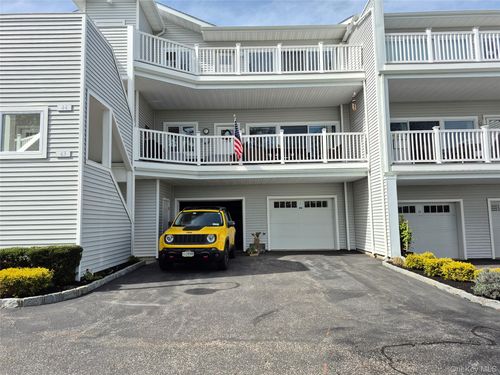 44 Fox Hill Dr, Calverton, NY, 11933-9516 | Card Image