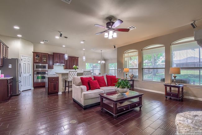 1009 Oak Rdg, House other with 4 bedrooms, 3 bathrooms and null parking in Schertz TX | Image 11