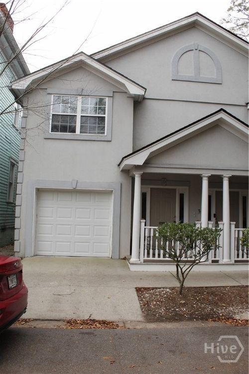 b-9 E 32nd St, savannah, GA, 31401-7251 | Card Image