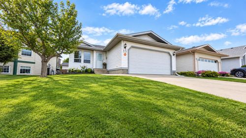 55 Edgewood Dr, Camrose, AB, T4V4Z3 | Card Image