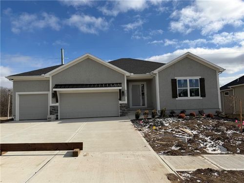4304 Se Adams Dr, Blue Springs, MO, 64014-5596 | Card Image