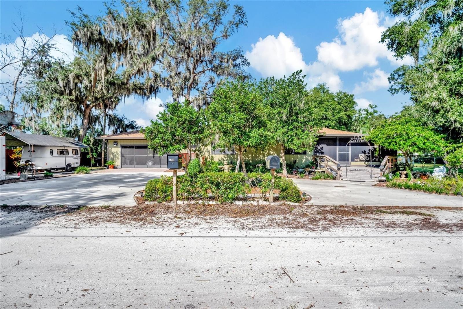 Gantt Ave, Sarasota, FL 34232