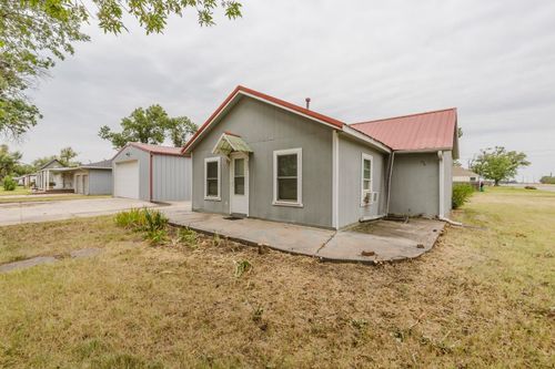 321 N Kansas Ave, Burrton, KS, 67020-2048 | Card Image