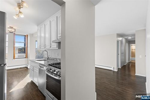 355 River Rd, Nutley, NJ, 07110-3614 | Card Image