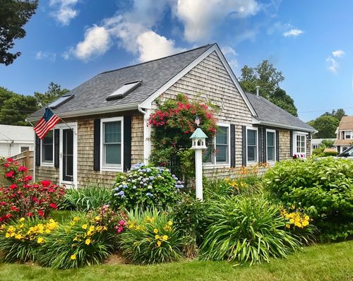 24 Park St, Pocasset, MA, 02559-2011 | Card Image