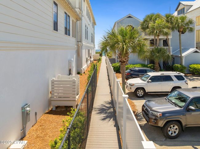 550 Seabreeze Cir, House other with 3 bedrooms, 3 bathrooms and null parking in Seacrest FL | Image 6