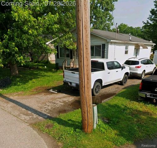 1143 Corydon Dr, Mount Morris, MI, 48458-1602 | Card Image