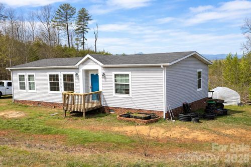 1735 Roy Caldwell St, Morganton, NC, 28655-6708 | Card Image