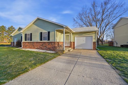 4 Augusta Dr, Bowling Green, OH, 43402-4538 | Card Image