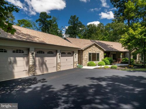 12946 Lakeland Dr, Hesston, PA, 16647-8360 | Card Image