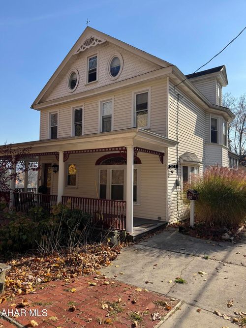 201 Ruskin Dr, Altoona, PA, 16602-2917 | Card Image