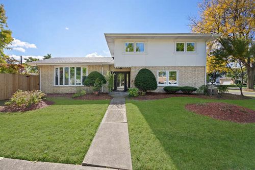 143 Bassford Ave, La Grange, IL, 60525-1729 | Card Image