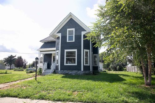 705 Crisman St, Dysart, IA, 52224-9722 | Card Image