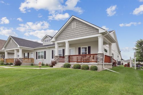 9856 Regatta Ln, Johnston, IA, 50131-3700 | Card Image