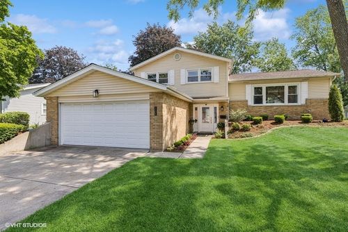 1105 69th St, Darien, IL, 60561-3866 | Card Image