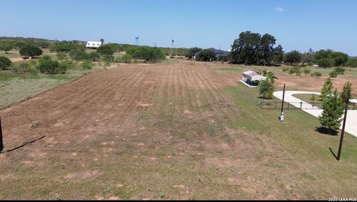 147 Hidden Ranch Ct, Floresville, TX, 78114-0059 | Card Image