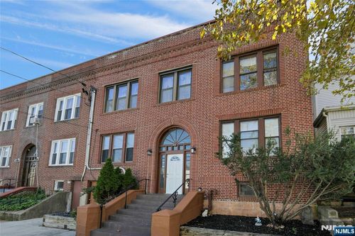 452 Avenue, Bayonne, NJ, 07002 | Card Image