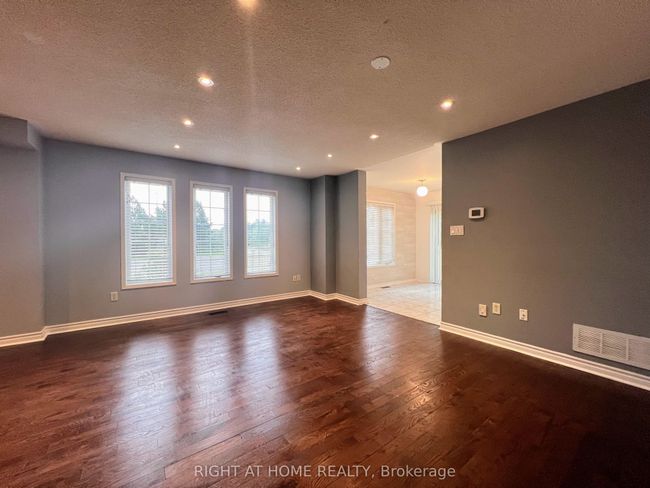 156 Fairhill Ave, House attached with 4 bedrooms, 3 bathrooms and 2 parking in Brampton ON | Image 6