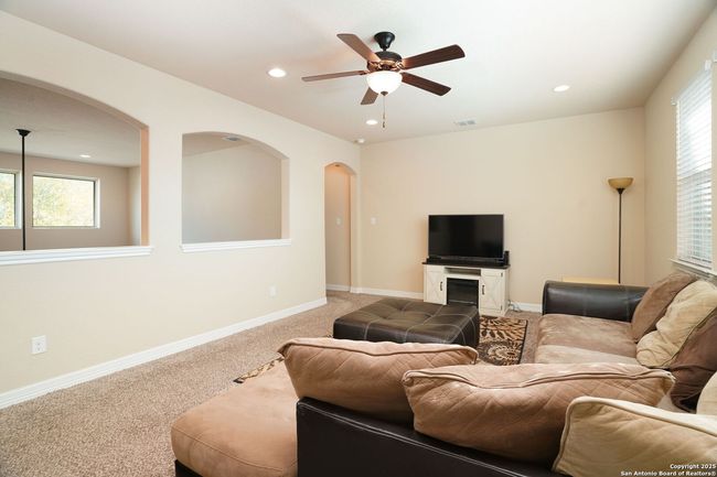 228 Comanche Trl, House other with 4 bedrooms, 3 bathrooms and null parking in Cibolo TX | Image 13