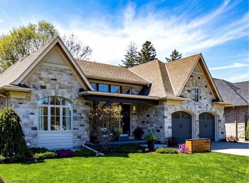 11 Greenleaf Lane, Ancaster, ON, L9G0E7 | Card Image