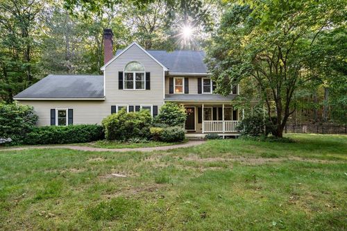 129 Cambridge Rd, Bedford, NH, 03110-4309 | Card Image