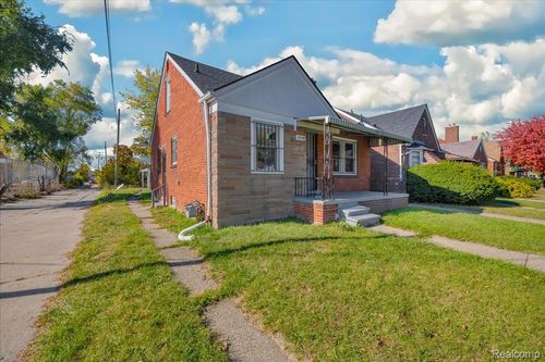 19129 Fairport St, Detroit, MI, 48205-2207 | Card Image