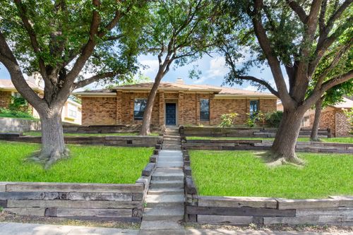 1724 Saint James Dr, Carrollton, TX, 75007-3027 | Card Image