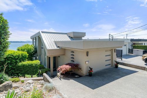 15094 Royal Ave, White Rock, BC, V4B1L9 | Card Image