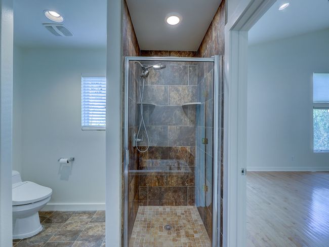 2 - 400 E 33 Rd St, Condo with 3 bedrooms, 3 bathrooms and 2 parking in Austin TX | Image 38