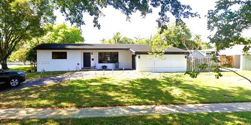 11 Redwood Cir, Plantation, FL, 33317-1941 | Card Image
