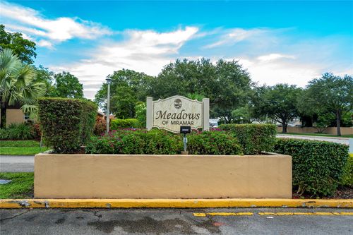 9510 W Fern Ln, Miramar, FL, 33025-2643 | Card Image