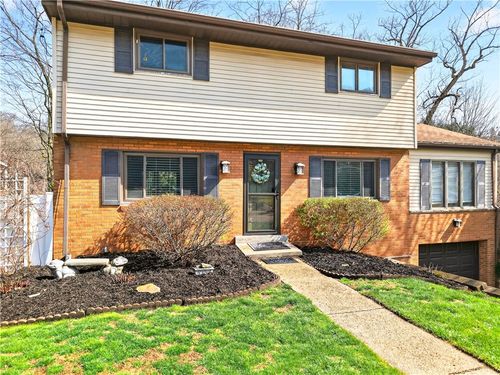 115 Morelli Dr, Pittsburgh, PA, 15237-3211 | Card Image