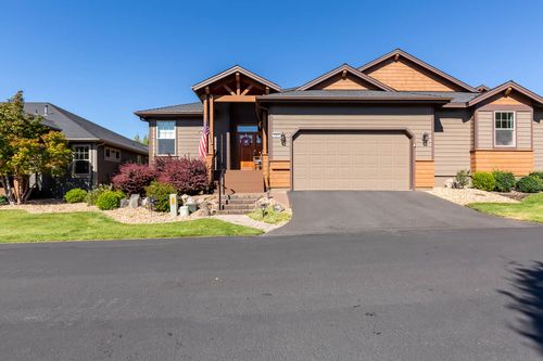 8413 Forest Ridge Loop, Redmond, OR, 97756-7352 | Card Image