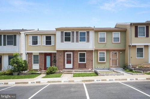 8234 Crestmont Cir, SPRINGFIELD, VA, 22153-3822 | Card Image